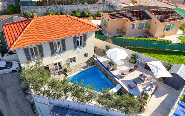 Maison à vendre    4 pièces • 90 m2 Blausasc