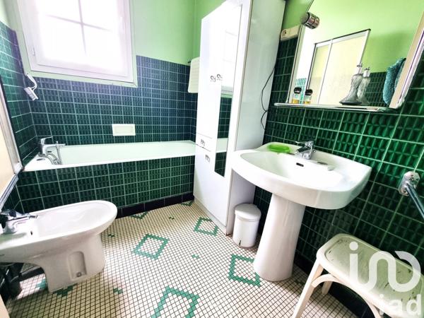 Maison 5 pièces de 120 m² à Creysse (24100)