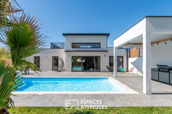 Maison Contemporaine Lumineuse et sa piscine