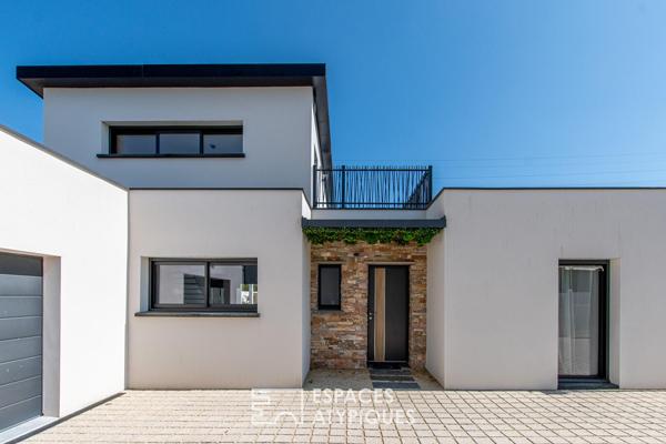 Maison Contemporaine Lumineuse et sa piscine