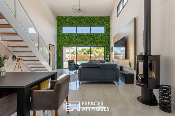 Maison Contemporaine Lumineuse et sa piscine