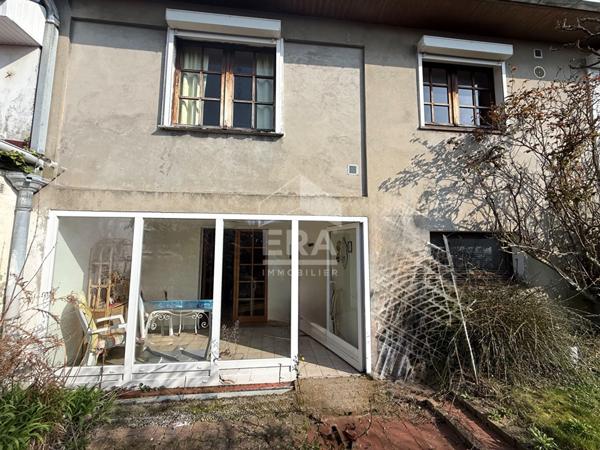 Centre-ville ? Maison avec jardin, véranda et 3 garages