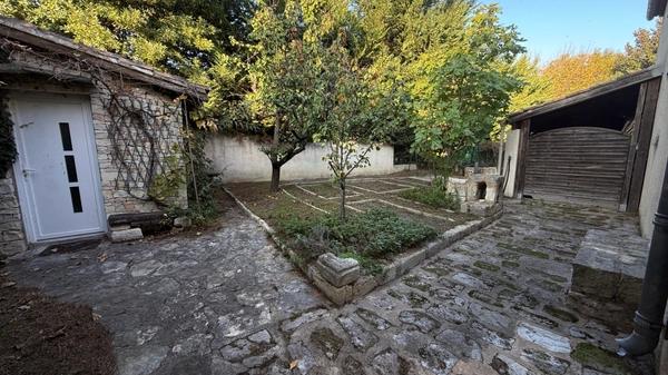 Maison à vendre 6 pièces - 5 chambres - Jardin - Piscine - Terrain 816m2