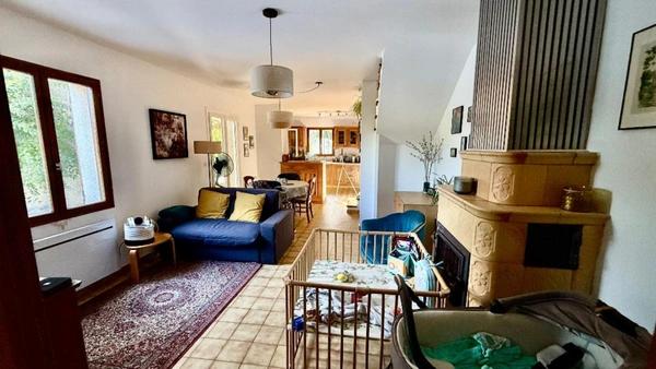Maison à vendre 6 pièces - 5 chambres - Jardin - Piscine - Terrain 816m2