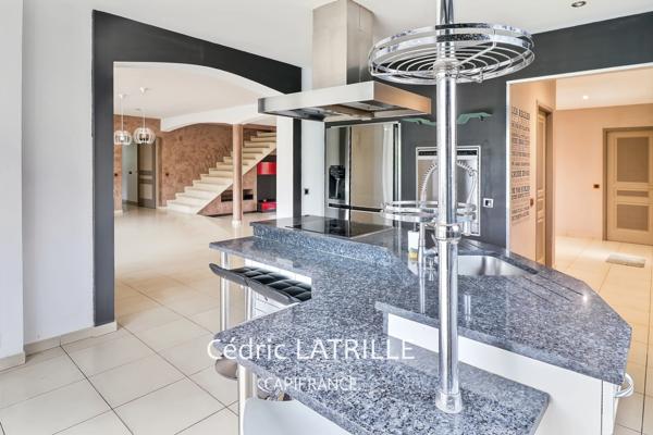 Maison à vendre 6 pièces ORLEIX (65)