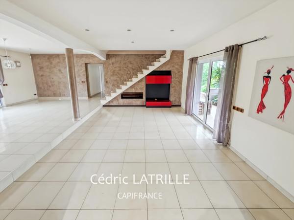 Maison à vendre 6 pièces ORLEIX (65)