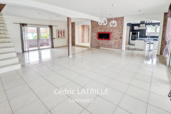 Maison à vendre 6 pièces ORLEIX (65)