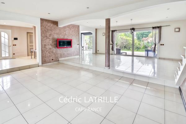 Maison à vendre 6 pièces ORLEIX (65)