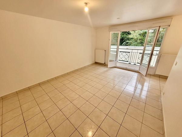 STUDIO VENDU LOUÉ - Proche CENTRE-VILLE- PARFAIT ÉTAT- BALCON-DPE D