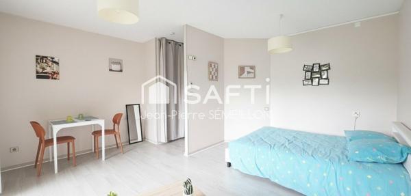 Studio lumineux, climatisation, terrasse, parking