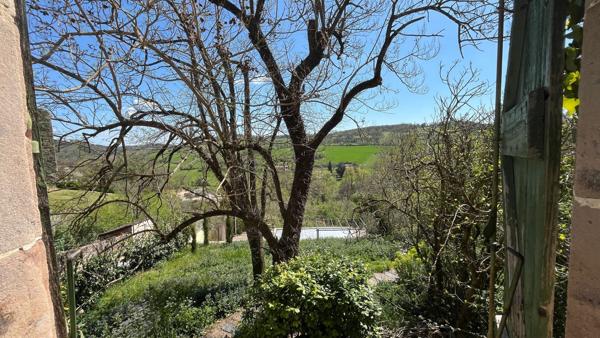 Maison
        
        - 200 m² 390 000 € *