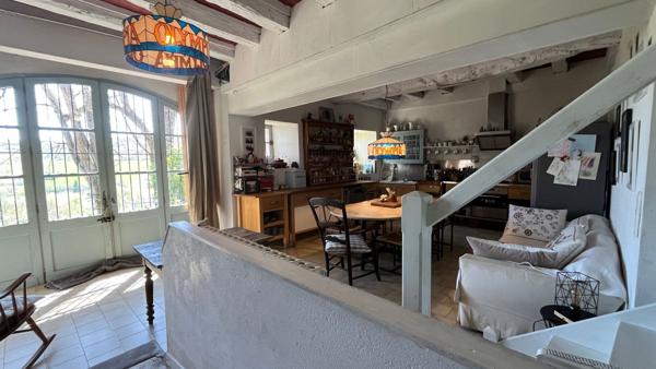 Maison
        
        - 200 m² 390 000 € *