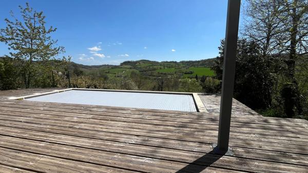 Maison
        
        - 200 m² 390 000 € *