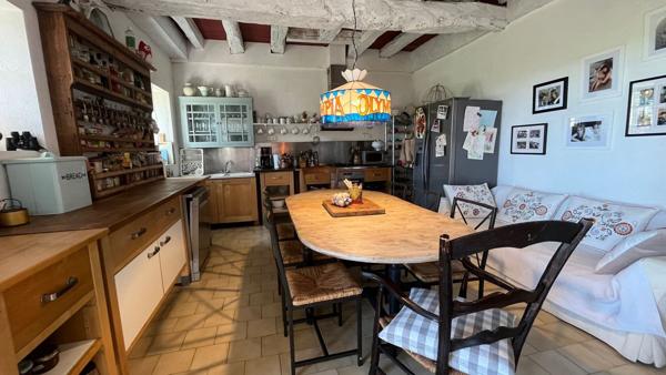 Maison
        
        - 200 m² 390 000 € *