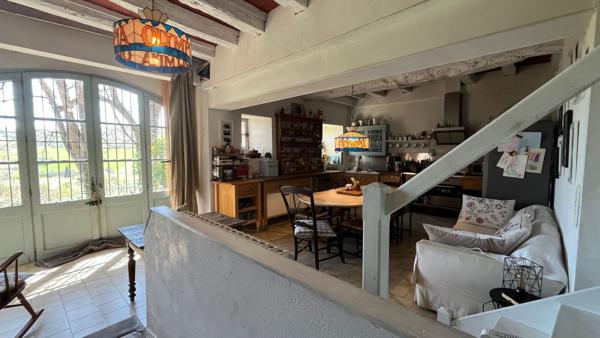 Maison
        
        - 200 m² 390 000 € *