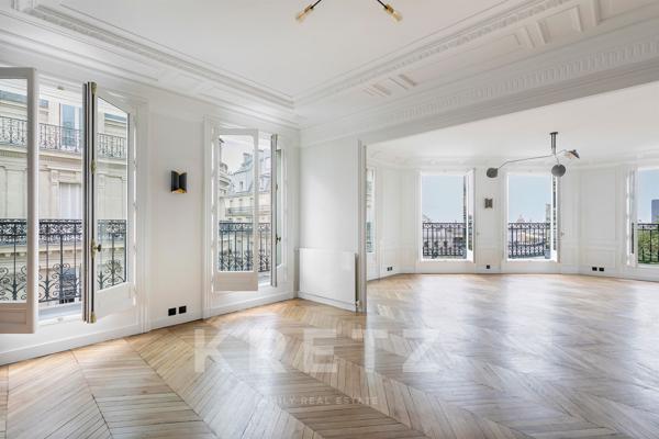 Appartement d'exception avec vue sur les monuments de Paris