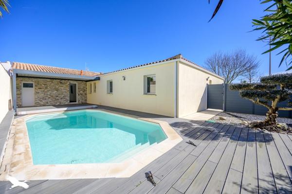 Maison à vendre |                                       Dompierre-sur-Mer |                                        6 pièces  |  154 m²