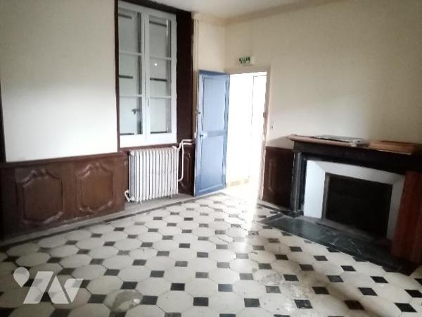 Bâtiment ancien de caractère à rénover