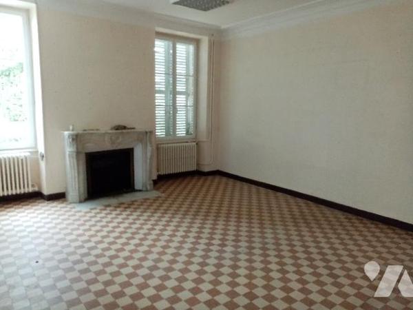 Bâtiment ancien de caractère à rénover