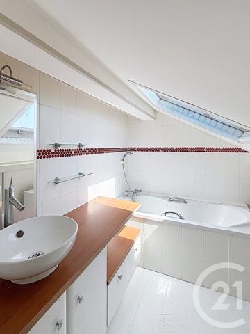 Maison à vendre  5 pièces - 138 m 2   GOND PONTOUVRE  - 16