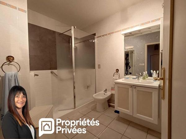 Riorges T3 de 80.6 m2 + terrasse, garage et ascenseur