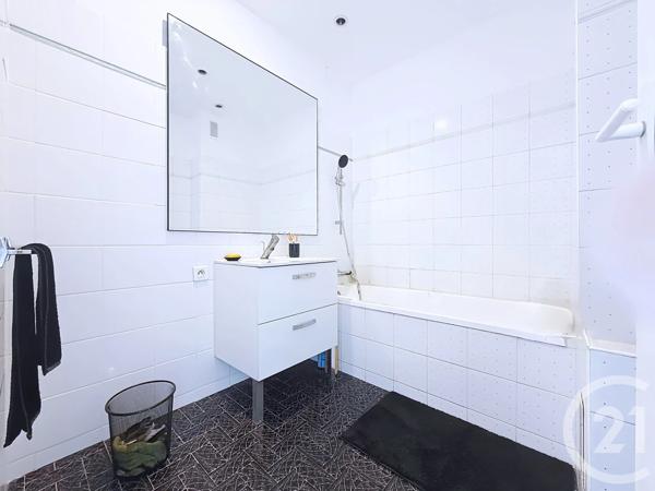 Appartement F3 à vendre  3 pièces - 72,01 m 2   NICE  - 06