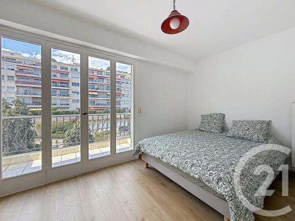 Appartement F3 à vendre  3 pièces - 72,01 m 2   NICE  - 06