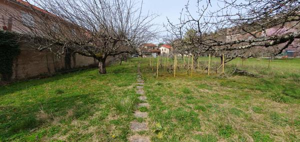 Terrain Amberieu En Bugey 970 m2, 4 habitations possibles, proche centre ville