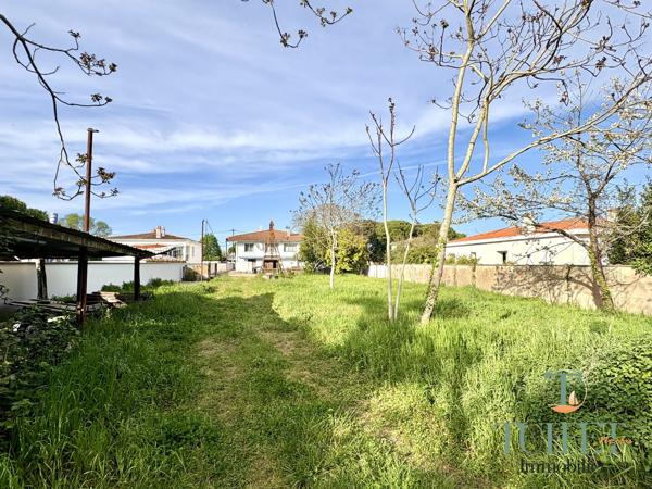 VASTE VILLA STYLE ANNEES 50' + GRAND TERRAIN CONSTRUCTIBLE
