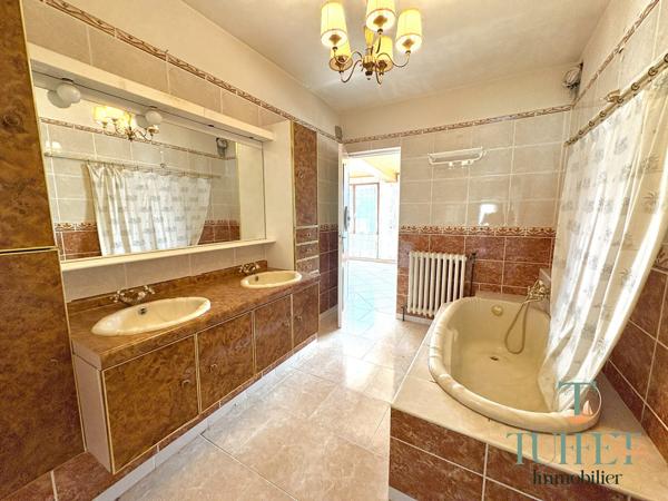 VASTE VILLA STYLE ANNEES 50' + GRAND TERRAIN CONSTRUCTIBLE