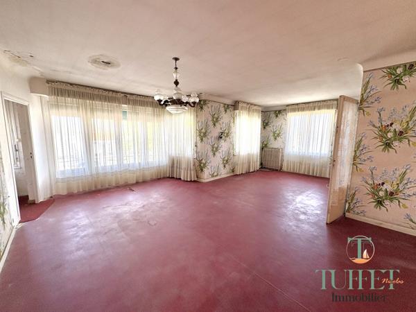 VASTE VILLA STYLE ANNEES 50' + GRAND TERRAIN CONSTRUCTIBLE