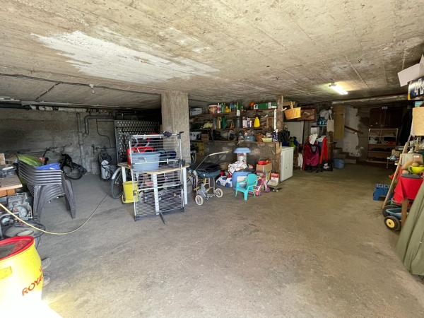 QUINCIEUX – Maison T5 à rénover avec fort potentiel – 90 m² habitables dont 170 m² utiles – Terrain 569 m² Quincieux (69650)
