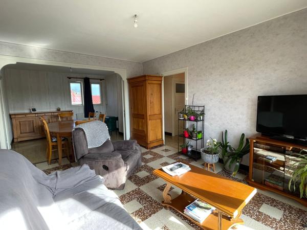 QUINCIEUX – Maison T5 à rénover avec fort potentiel – 90 m² habitables dont 170 m² utiles – Terrain 569 m² Quincieux (69650)