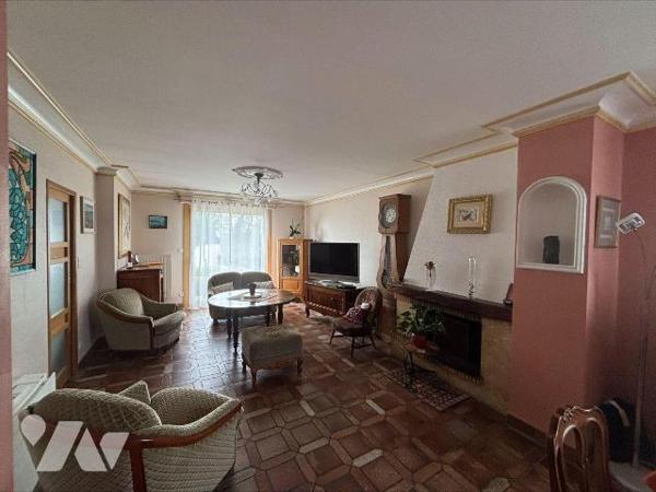 MAISON D'ARCHITECTE  TYPE 6 - LAILLÉ
Venez découvrir maison d'architecte spacieuse et fonction...