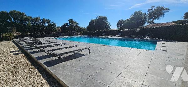 Entre calme et campagne, résidence avec piscine à deux pas de Bonifacio et des plages.