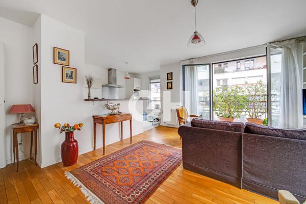 Paris 75011 - 3 pièces lumineux avec ascenseur et balcon