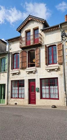 Vente                                                      Maison
                        
                     6 pièces                      191 m2                     à Lourdes