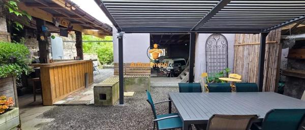 Vente                                                      Maison
                        
                     6 pièces                      191 m2                     à Lourdes