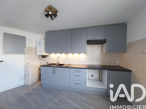 Location appartement 4 pièces 77 m² Planfoy