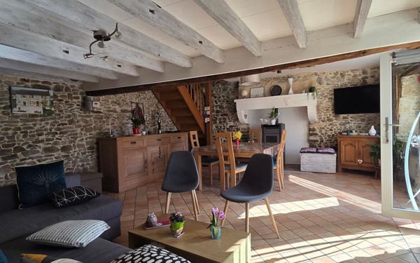 Maison à vendre    4 pièces •  La Courbe