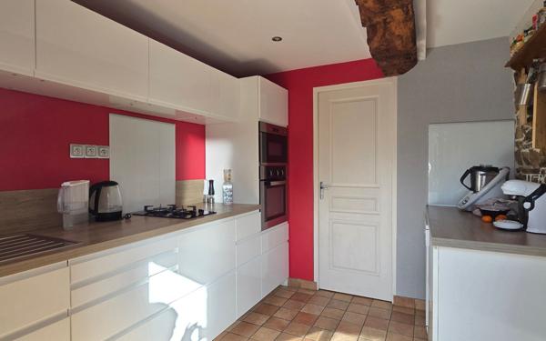 Maison à vendre    4 pièces •  La Courbe