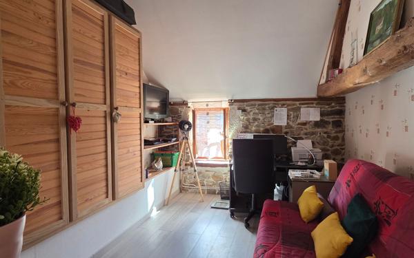 Maison à vendre    4 pièces •  La Courbe