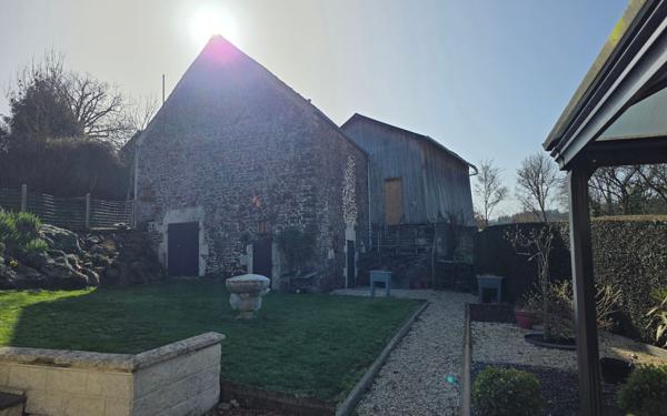 Maison à vendre    4 pièces •  La Courbe