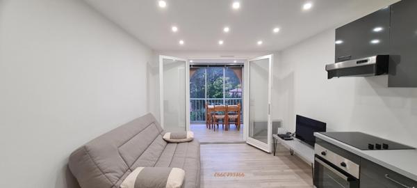 Frédéric ALLIOT vous présente ce studio ( Meublé ) d'environ 28 m2 idéalement placé à Saint-Aygulf.
