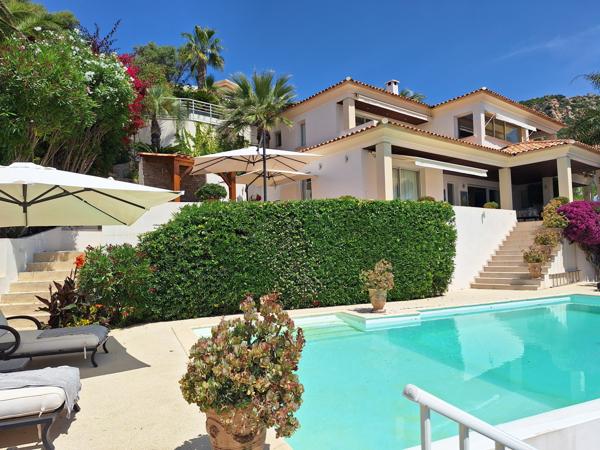 VILLA D'EXCEPTION VUE PANORAMIQUE - ROUTE DES SANGUINAIRES Ajaccio (20000)