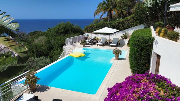 VILLA D'EXCEPTION VUE PANORAMIQUE - ROUTE DES SANGUINAIRES Ajaccio (20000)