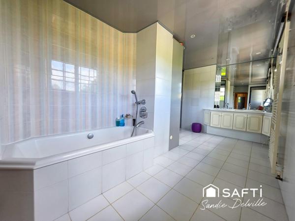 Pavillon 195m²- 5 chambres- 1700m²- sous-sol