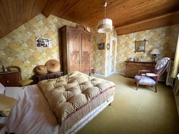 La Ferté-Alais (91590) Maison 3 chambres,possible 4 garage-double +sous-sol sur 1201 m² de terrain