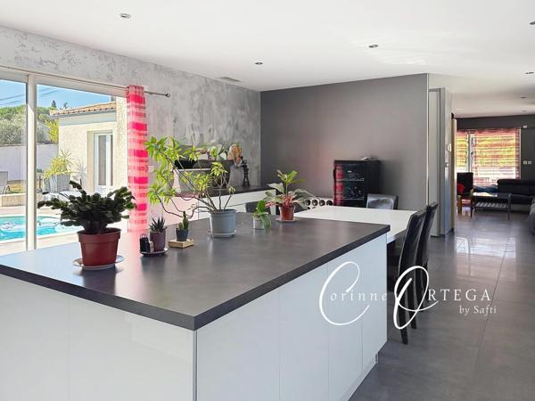 Villa Plain pied - 4 chambres - Piscine et Grand garage