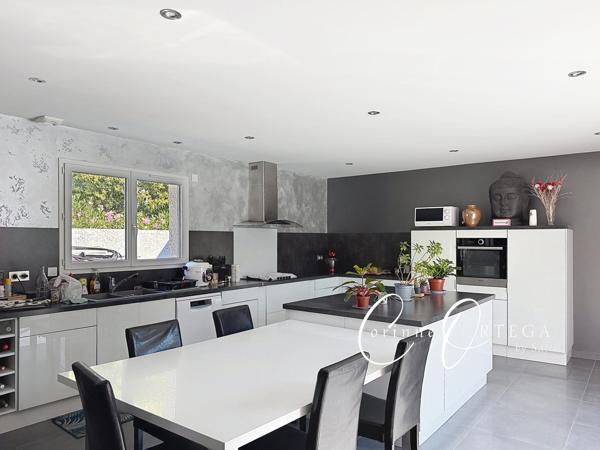 Villa Plain pied - 4 chambres - Piscine et Grand garage